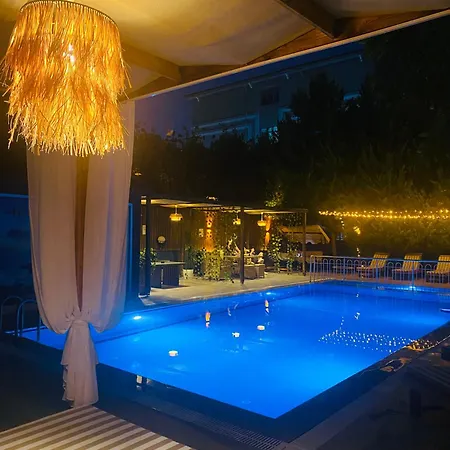Royal Loft Aparthotel 4*