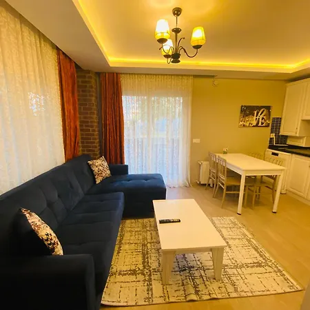 Royal Loft Ξενοδοχείο με διαμερίσματα 4*