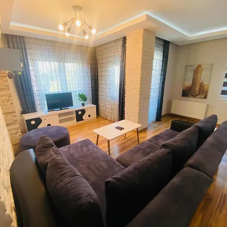 Ξενοδοχείο με διαμερίσματα Royal Loft 4*