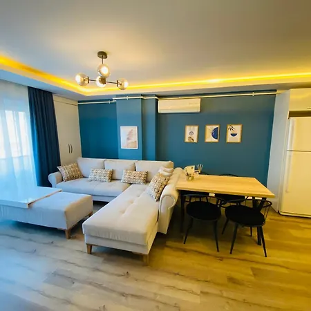 Ξενοδοχείο με διαμερίσματα Royal Loft 4*